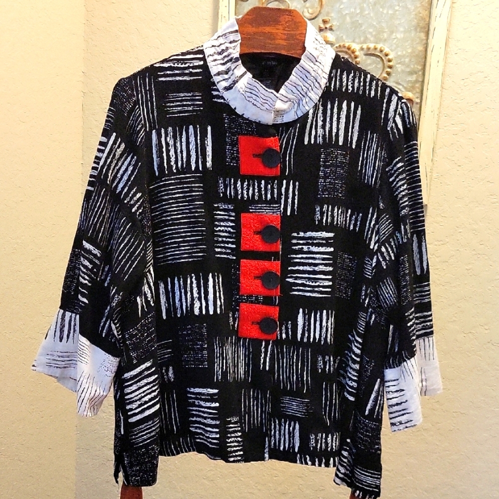 Ali Miles Black And White Top with Red Highlights Size 1X